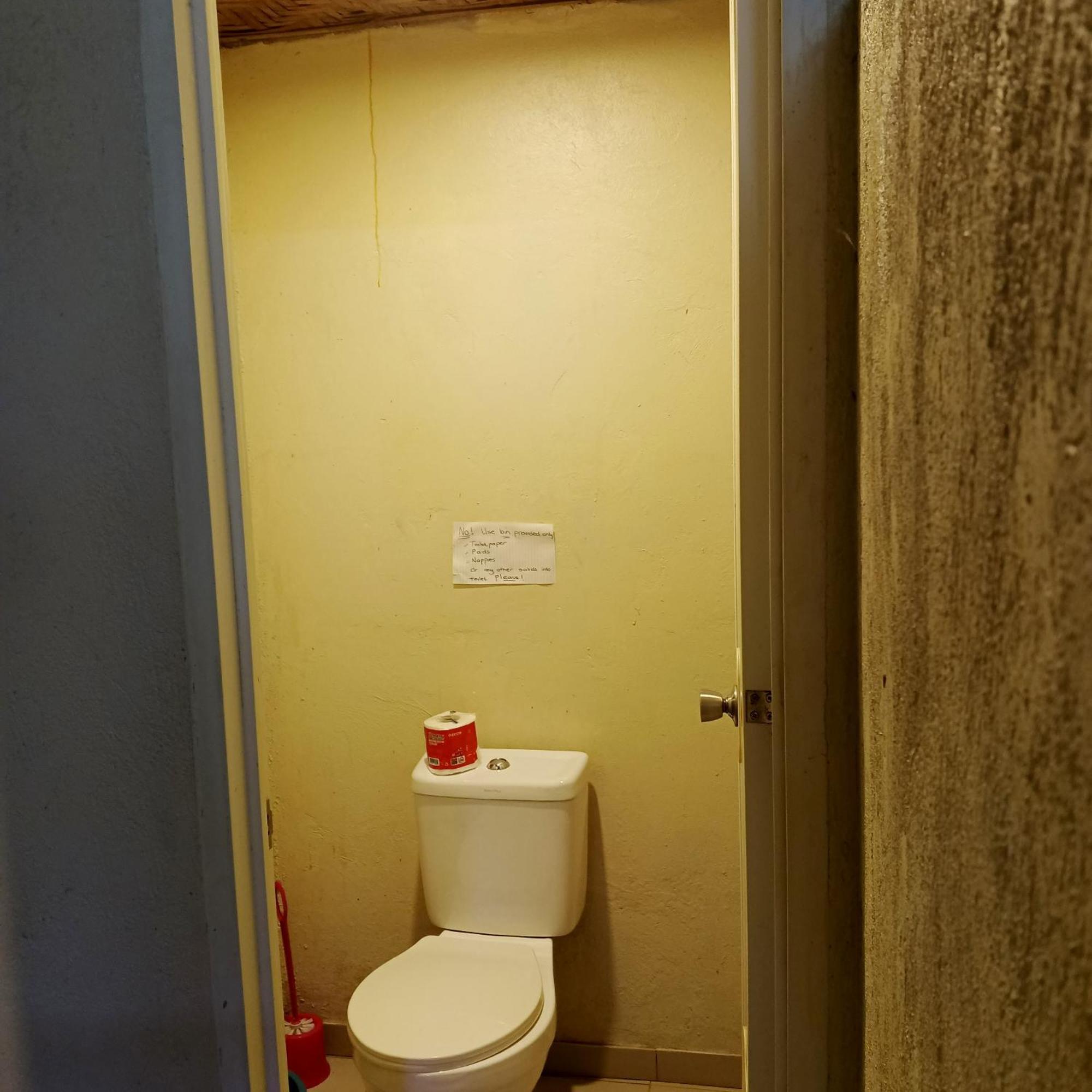 Two Crazy Monkeys Hotel Bakhawan Room photo