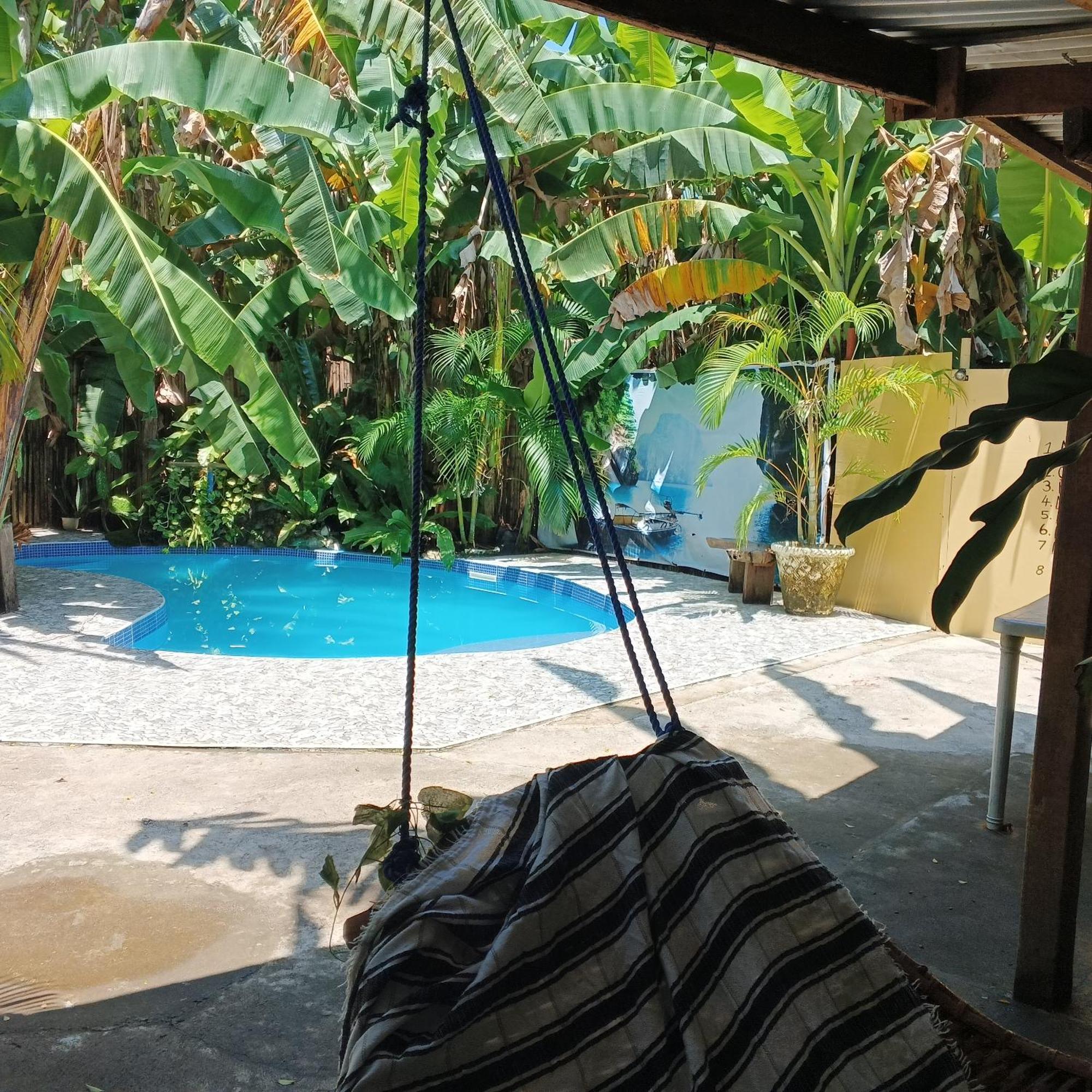 Two Crazy Monkeys Hotel Bakhawan Exterior photo
